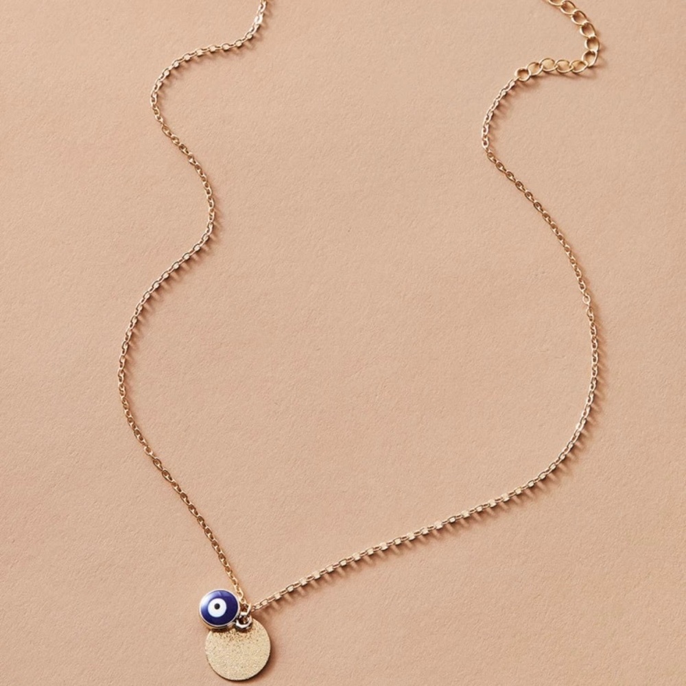 3/$30 💛 Evil Eye Pendant Necklace - Picture 4 of 4